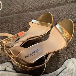 Fashion Nova rose gold heel .